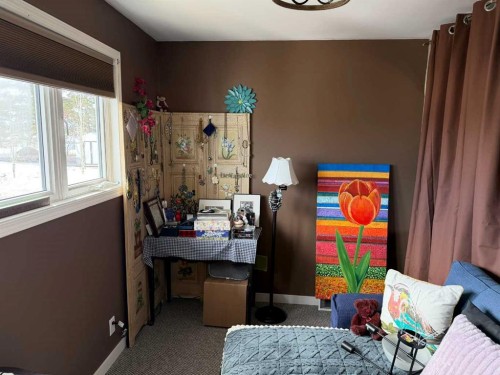 121 2 Avenue, Falher, AB - Indoor Photo Showing Bedroom