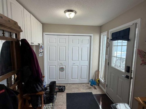 121 2 Avenue, Falher, AB - Indoor