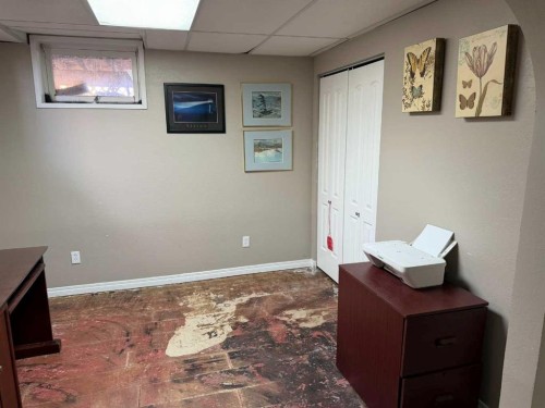 121 2 Avenue, Falher, AB - Indoor Photo Showing Other Room
