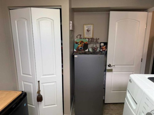 121 2 Avenue, Falher, AB - Indoor