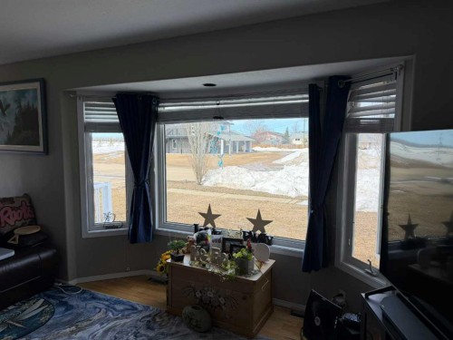 121 2 Avenue, Falher, AB - Indoor
