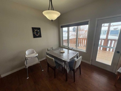 9117 134 Avenue, Peace River, AB - Indoor Photo Showing Dining Room