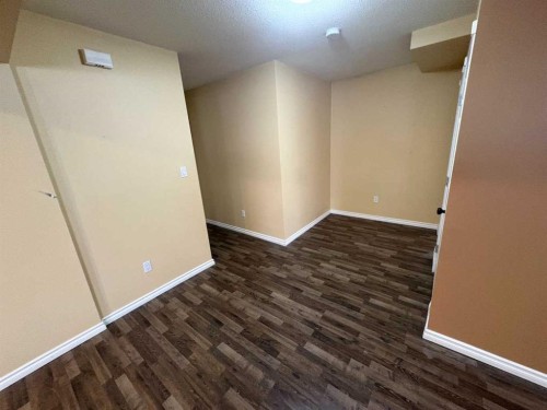 9117 134 Avenue, Peace River, AB - Indoor Photo Showing Other Room