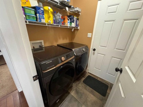 9117 134 Avenue, Peace River, AB - Indoor Photo Showing Laundry Room