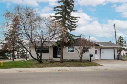9702 119 Avenue  Grande Prairie, AB T8V 3P8