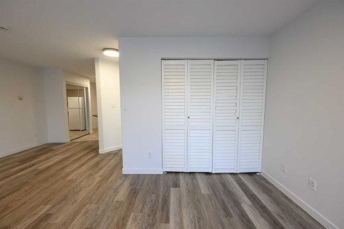 110-9700 92 Avenue, Grande Prairie, AB - Indoor Photo Showing Other Room