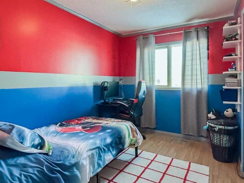 4806 53 Avenue, Valleyview, AB - Indoor Photo Showing Bedroom