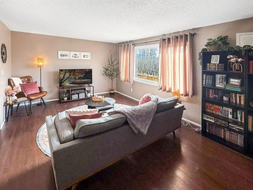 49 97Th Avenue, Grande Cache, AB - Indoor Photo Showing Living Room