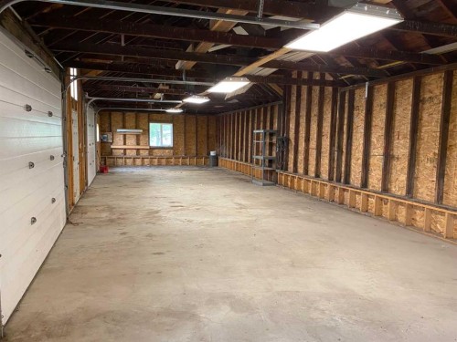 60037 Twp Rd 725, Clairmont, AB - Indoor