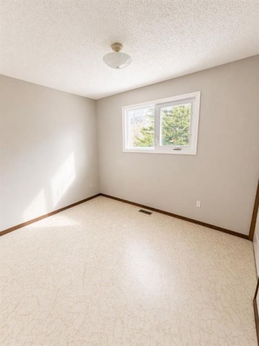 10702 104 Avenue, Grande Cache, AB - Indoor Photo Showing Other Room