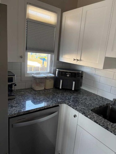 8322 101 Avenue, Peace River, AB - Indoor Photo Showing Kitchen