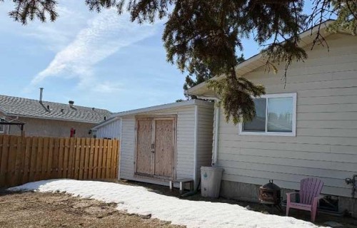 8322 101 Avenue, Peace River, AB - Outdoor With Exterior