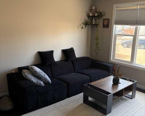 8322 101 Avenue, Peace River, AB - Indoor Photo Showing Living Room