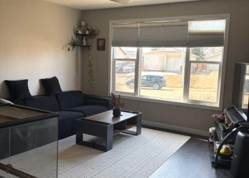 8322 101 Avenue, Peace River, AB - Indoor