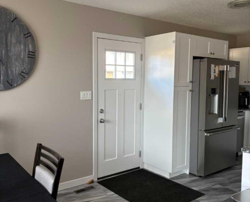 8322 101 Avenue, Peace River, AB - Indoor Photo Showing Other Room