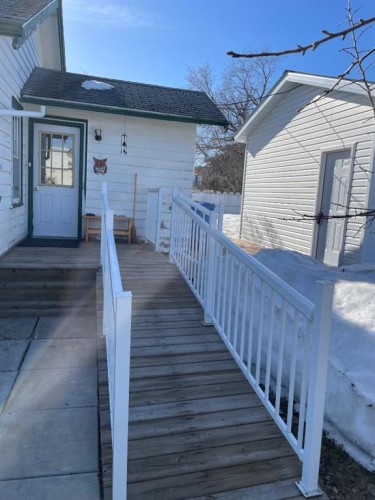 11208 102 Avenue, Fairview, AB - Outdoor