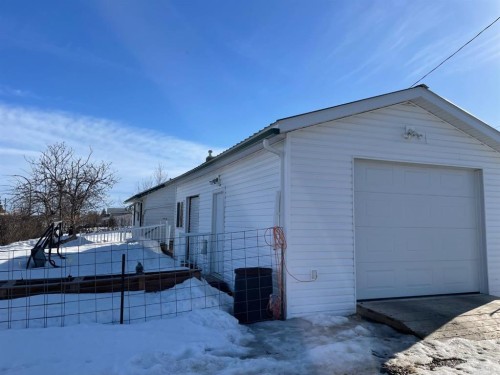 11208 102 Avenue, Fairview, AB - Outdoor With Exterior
