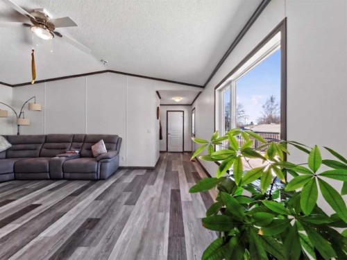 10614 103 Avenue, La Crete, AB - Indoor