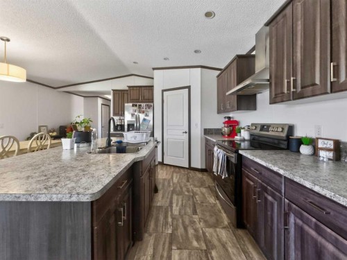 10614 103 Avenue, La Crete, AB - Indoor Photo Showing Kitchen