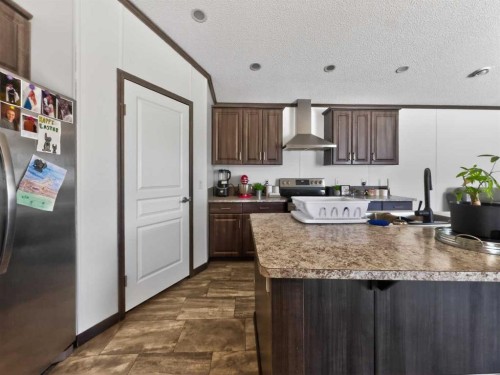 10614 103 Avenue, La Crete, AB - Indoor Photo Showing Kitchen