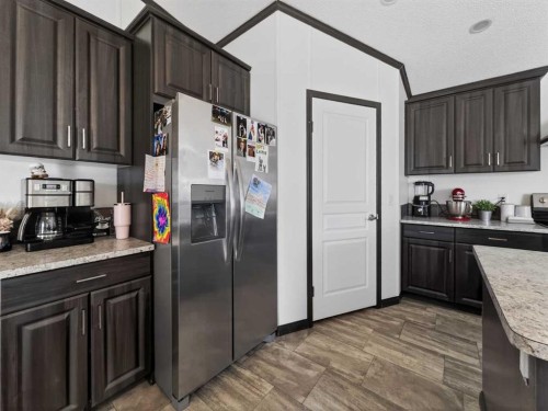 10614 103 Avenue, La Crete, AB - Indoor Photo Showing Kitchen