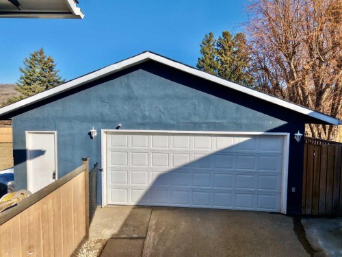 7901 94 Street, Peace River, AB - Outdoor