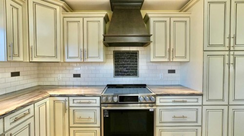 7901 94 Street, Peace River, AB - Indoor Photo Showing Kitchen
