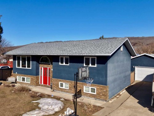 7901 94 Street, Peace River, AB - Outdoor