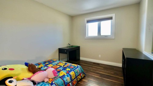 7901 94 Street, Peace River, AB - Indoor Photo Showing Bedroom