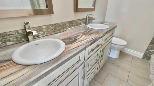 7901 94 Street, Peace River, AB - Indoor Photo Showing Bathroom