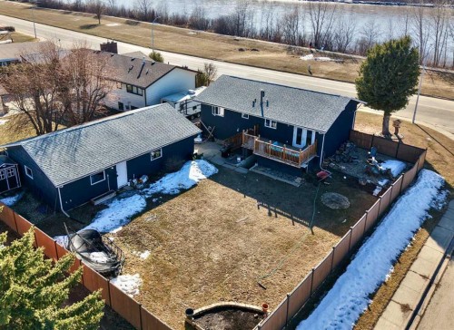7901 94 Street, Peace River, AB - Outdoor