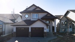 10457 Royal Oaks Drive Grande Prairie, AB T8V 8L5