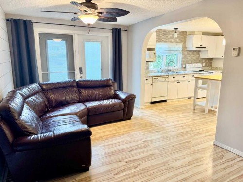 107 Central Avenue S.W., Falher, AB - Indoor