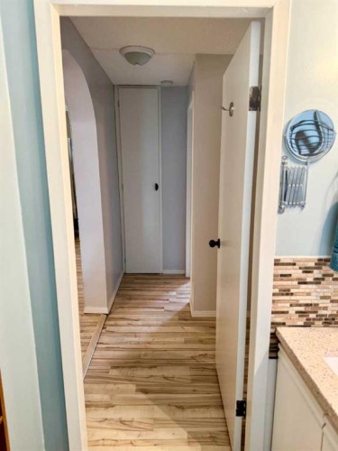 107 Central Avenue S.W., Falher, AB - Indoor Photo Showing Other Room