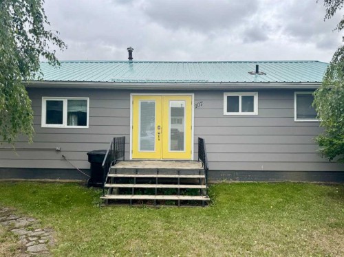 107 Central Avenue S.W., Falher, AB - Outdoor