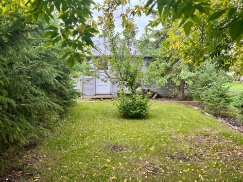 107 Central Avenue S.W., Falher, AB - Outdoor