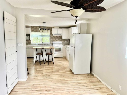 107 Central Avenue S.W., Falher, AB - Indoor Photo Showing Kitchen