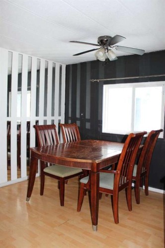 101 7Th Avenue Se, Manning, AB - Indoor Photo Showing Dining Room