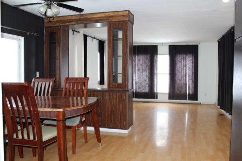 101 7Th Avenue Se, Manning, AB - Indoor Photo Showing Dining Room