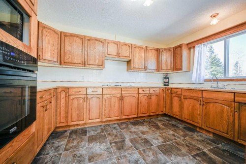6419 Twp Rd 701A, Grovedale, AB - Indoor Photo Showing Kitchen