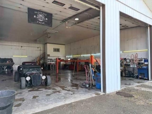 6419 Twp Rd 701A, Grovedale, AB - Indoor Photo Showing Garage