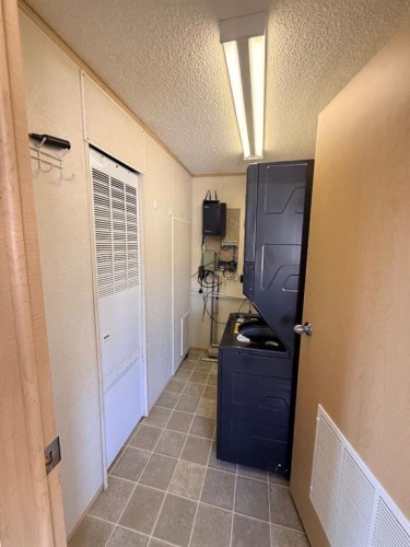 10413 110 Ave, La Crete, AB - Outdoor