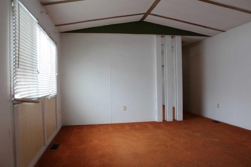 202 7Th Avenue Se, Manning, AB - Indoor Photo Showing Other Room