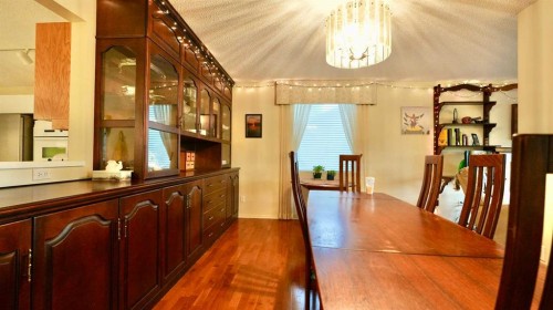 11113 103 Street, Peace River, AB - Indoor Photo Showing Dining Room