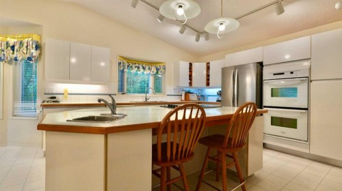 11113 103 Street, Peace River, AB - Indoor Photo Showing Kitchen