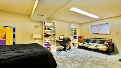 11113 103 Street, Peace River, AB - Indoor Photo Showing Bedroom