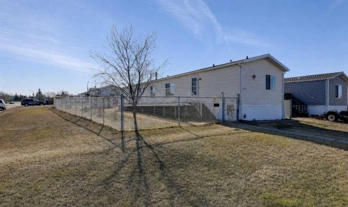 12225 98 Street  Grande Prairie, AB T8V 7M7