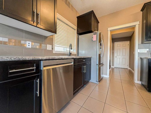 9510 Willow Drive, Grande Prairie, AB - Indoor Photo Showing Kitchen