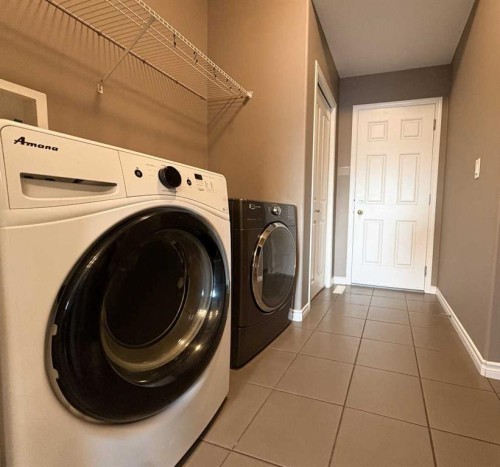 9510 Willow Drive, Grande Prairie, AB - Indoor Photo Showing Laundry Room