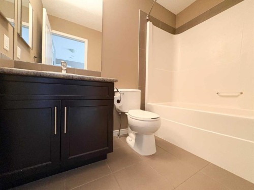 9510 Willow Drive, Grande Prairie, AB - Indoor Photo Showing Bathroom